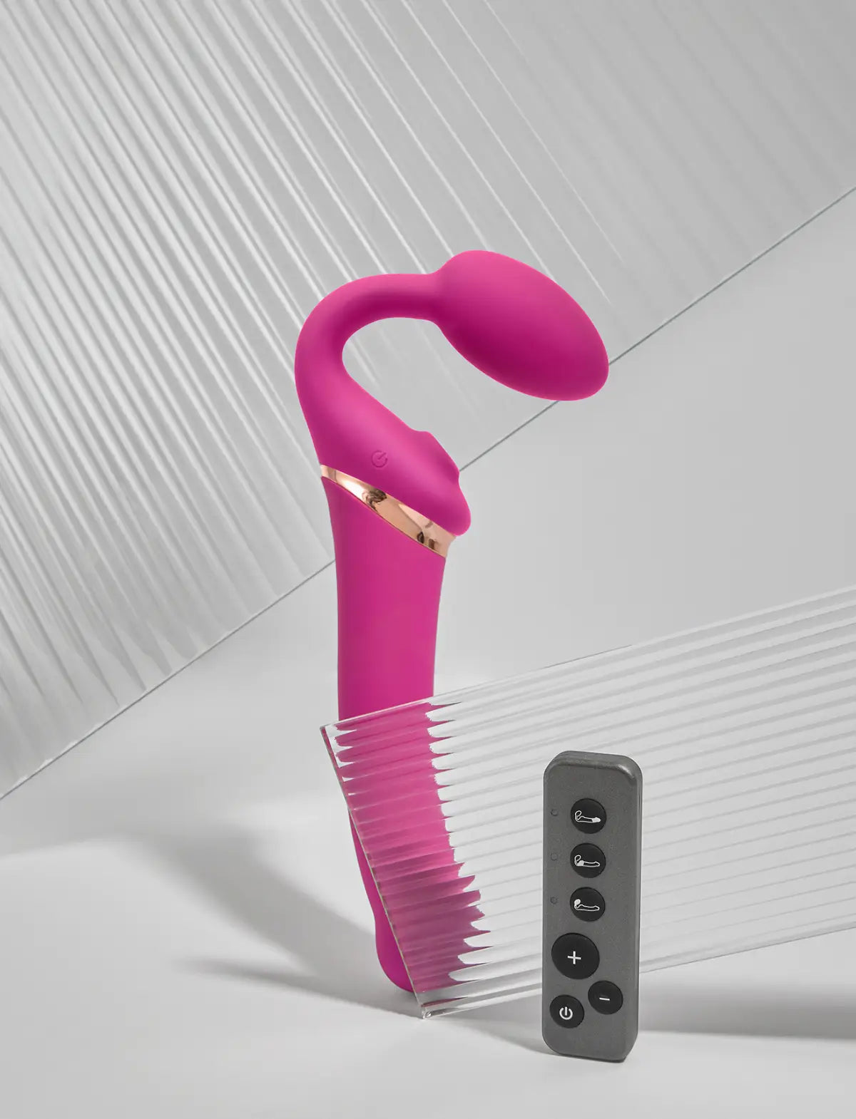 strap-on-multi-orgasm-telecommande-3-moteurs-telecommande-rechargeable-fuchsia-strap-on-me