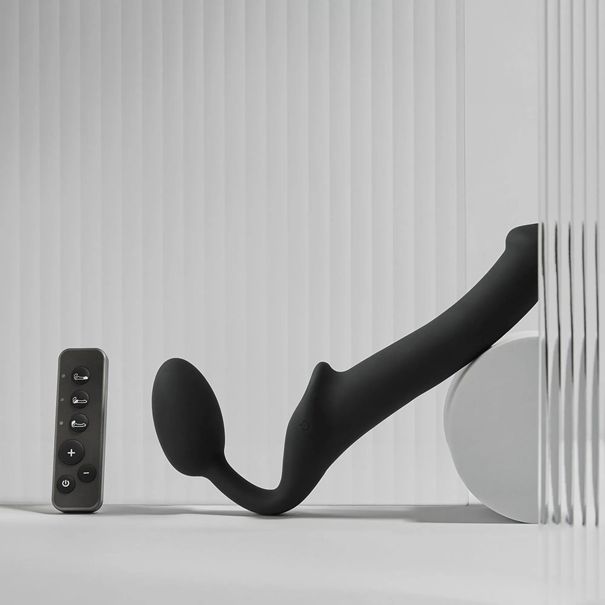 Strap-on Vibrant Télécommandé 3 Moteurs - Télécommande rechargeable - Noir